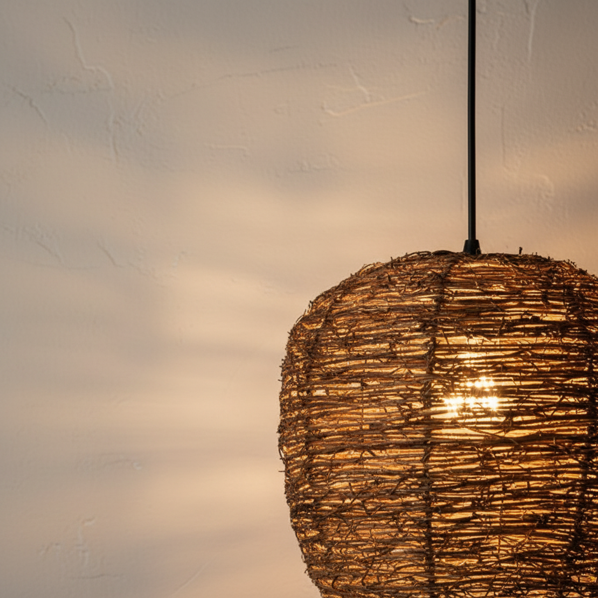 Woven Details That Shape the Glow