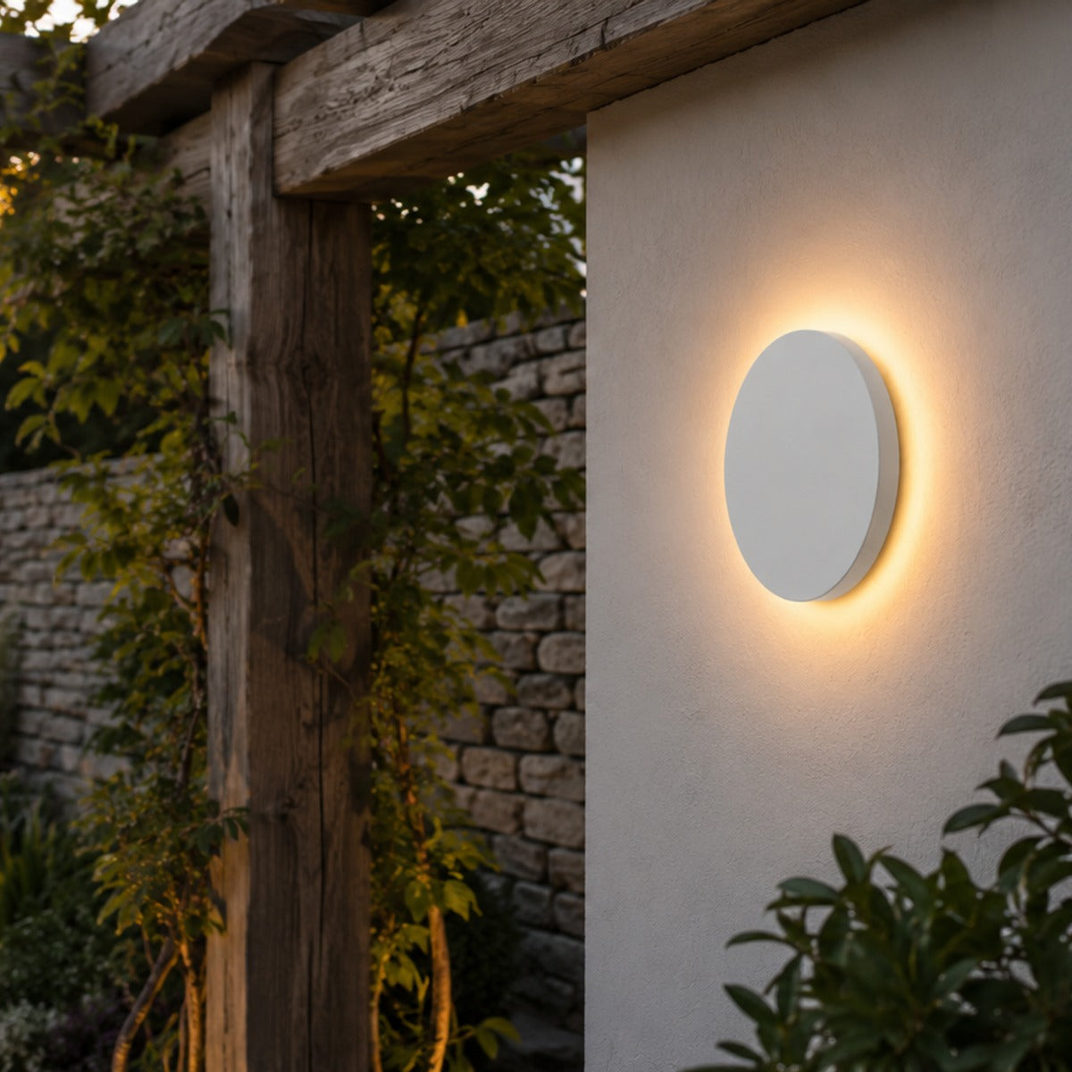 Details Held in the Round Wall Glow